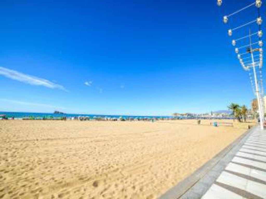 Ofert, Next To The Area, Apt Ocean-2ª Linea Levante-3-4 Pers -con Piscina, Aire Acond Extra Y Garaje 10eur Dia Appartement